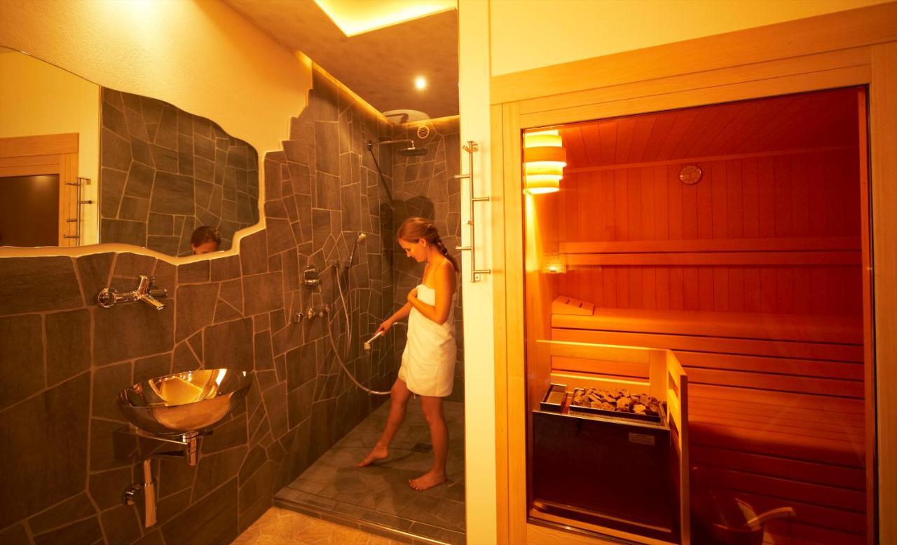 מונטניה Engadiner Apartments & Wines מראה חיצוני תמונה
