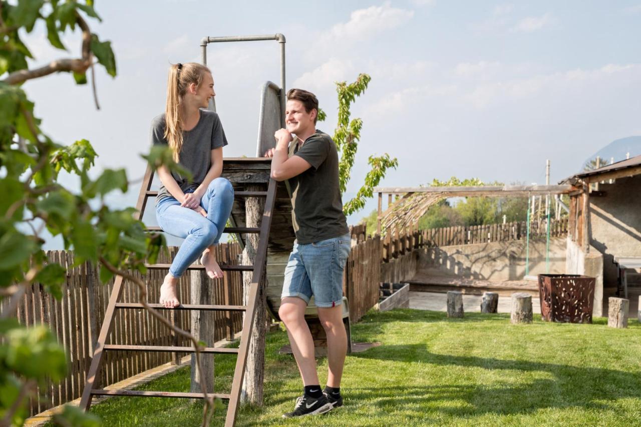 מונטניה Engadiner Apartments & Wines מראה חיצוני תמונה