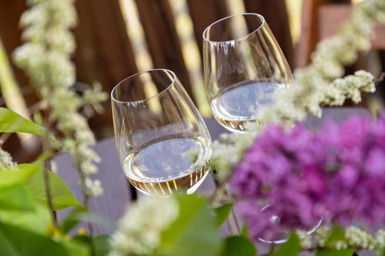 מונטניה Engadiner Apartments & Wines מראה חיצוני תמונה